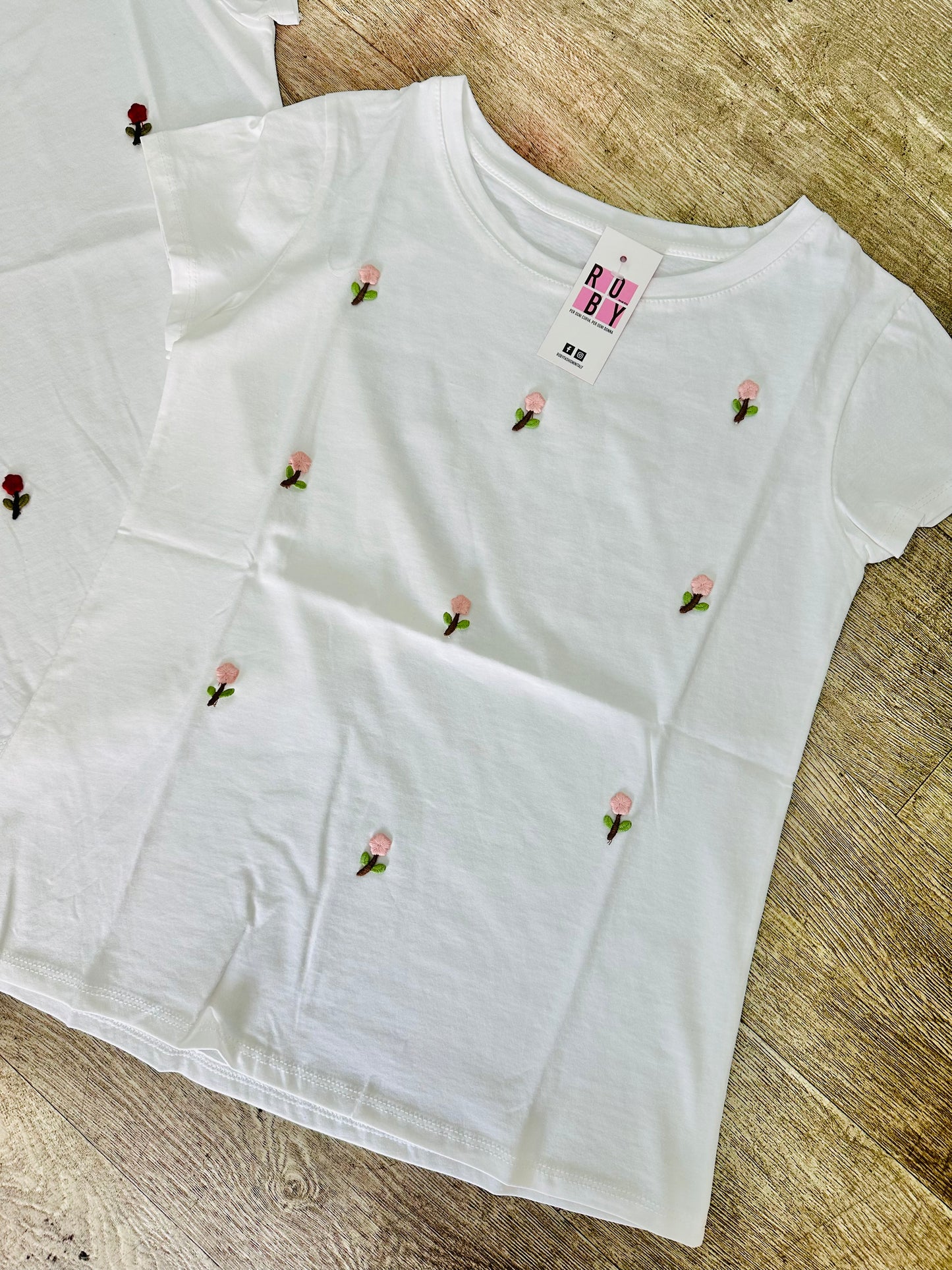 T-SHIRT FIORELLINI RICAMATI