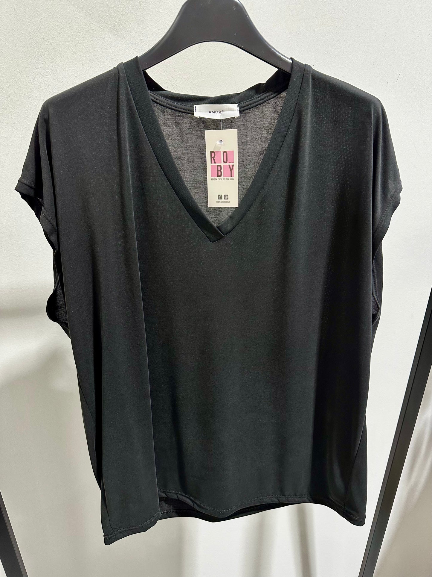T-SHIRT FLUIDA SCOLLO V
