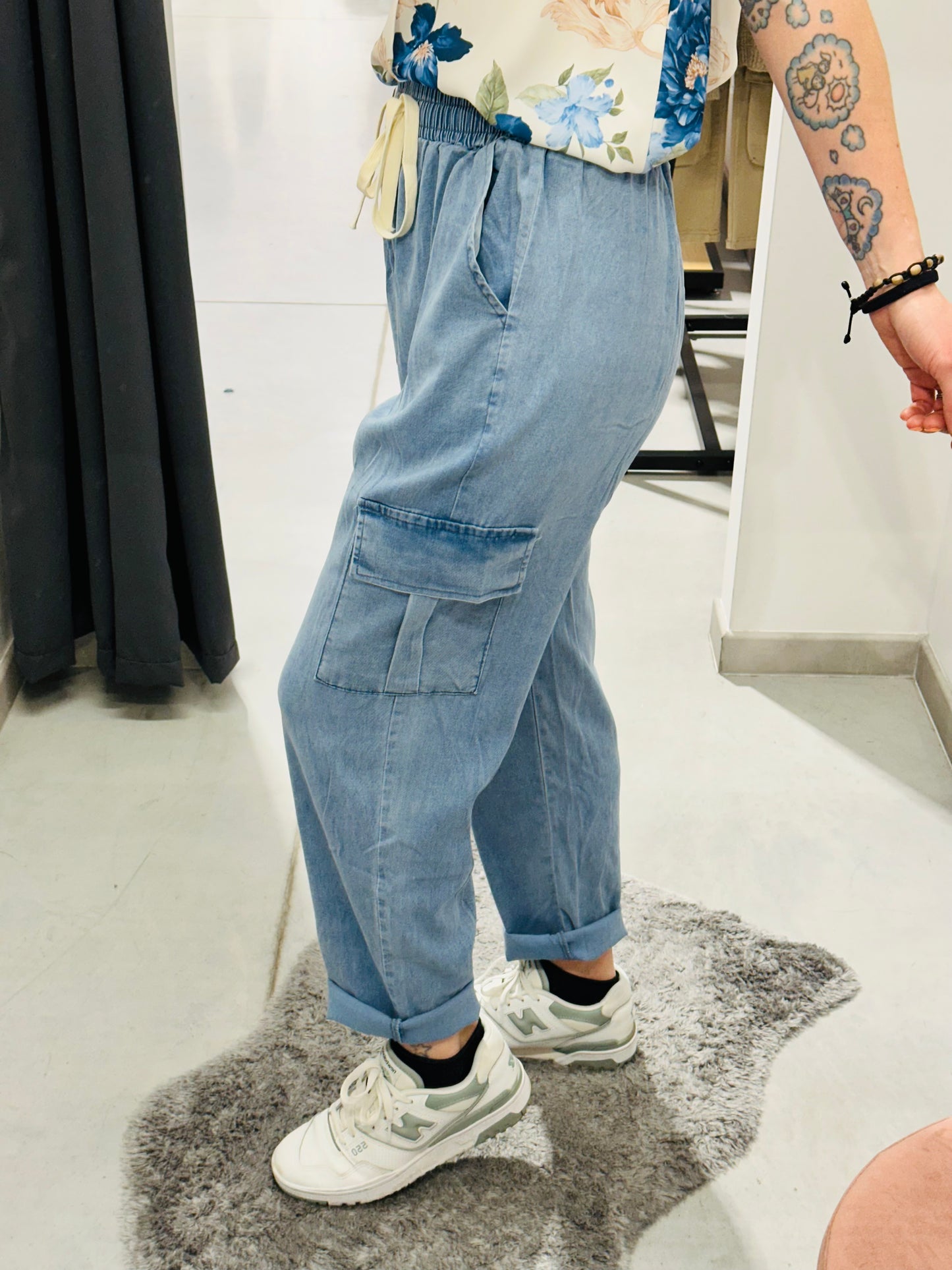 JEANS CARGO FLUIDO CURVY