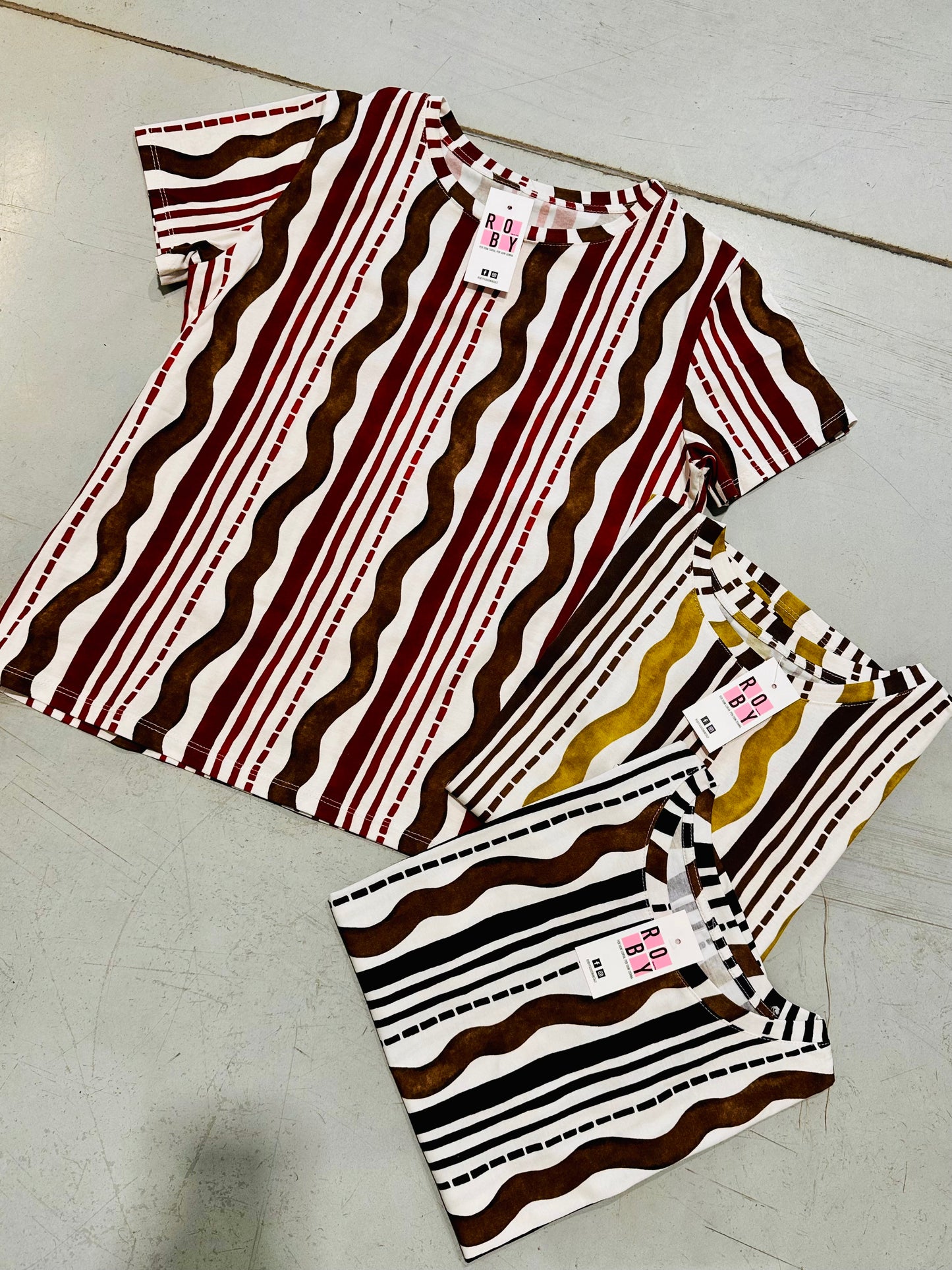T-SHIRT ASTRATTA VIVI