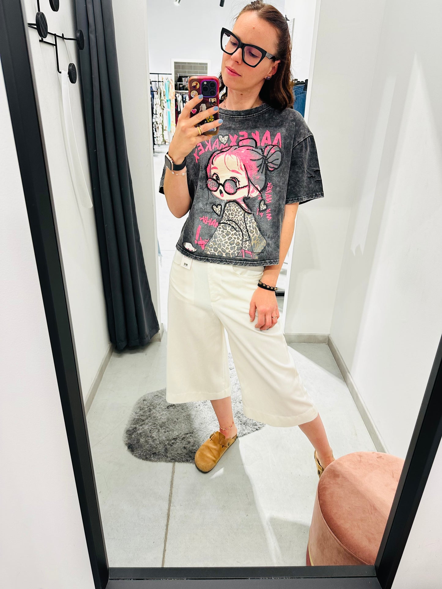 T-SHIRT CROP BIMBA ROTTURE