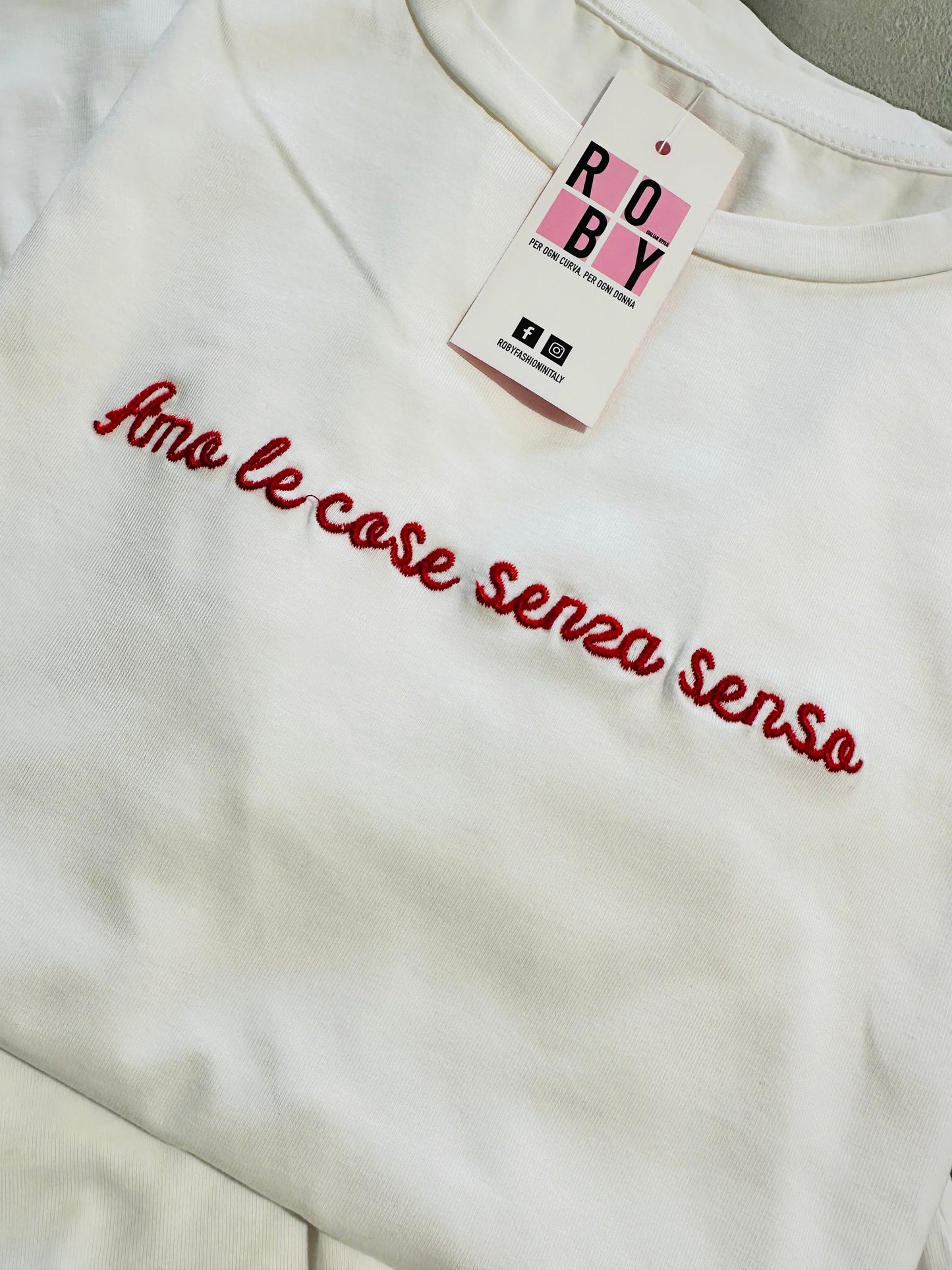 T-SHIRT SCRITTA