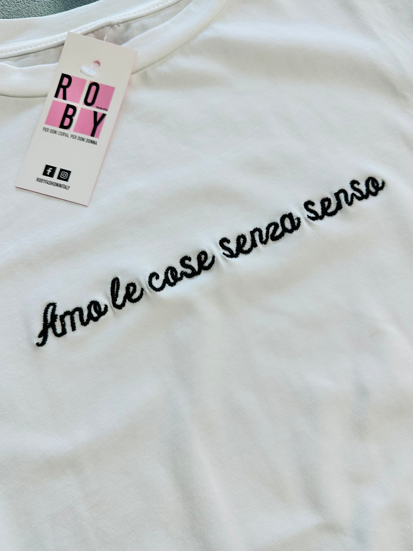 T-SHIRT SCRITTA