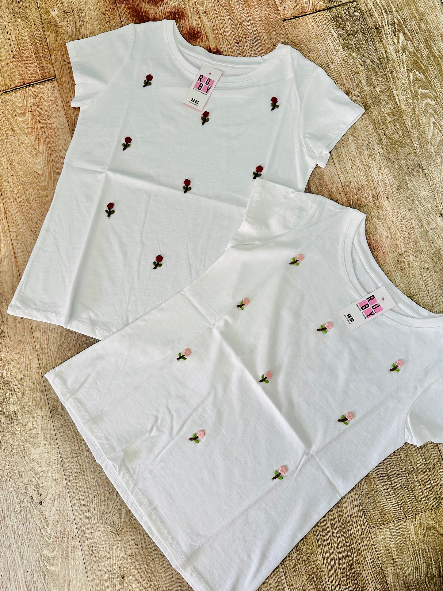 T-SHIRT FIORELLINI RICAMATI