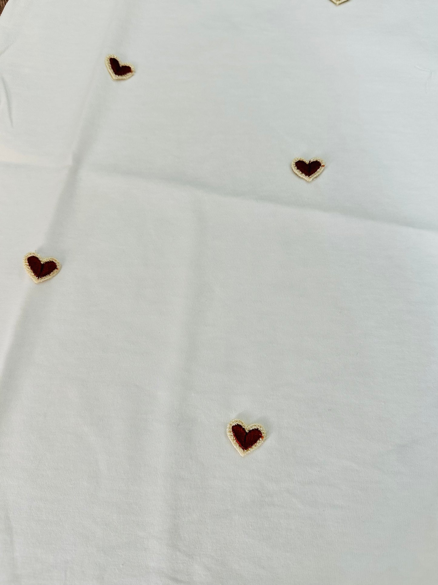 T-SHIRT CUORICINI RICAMATI