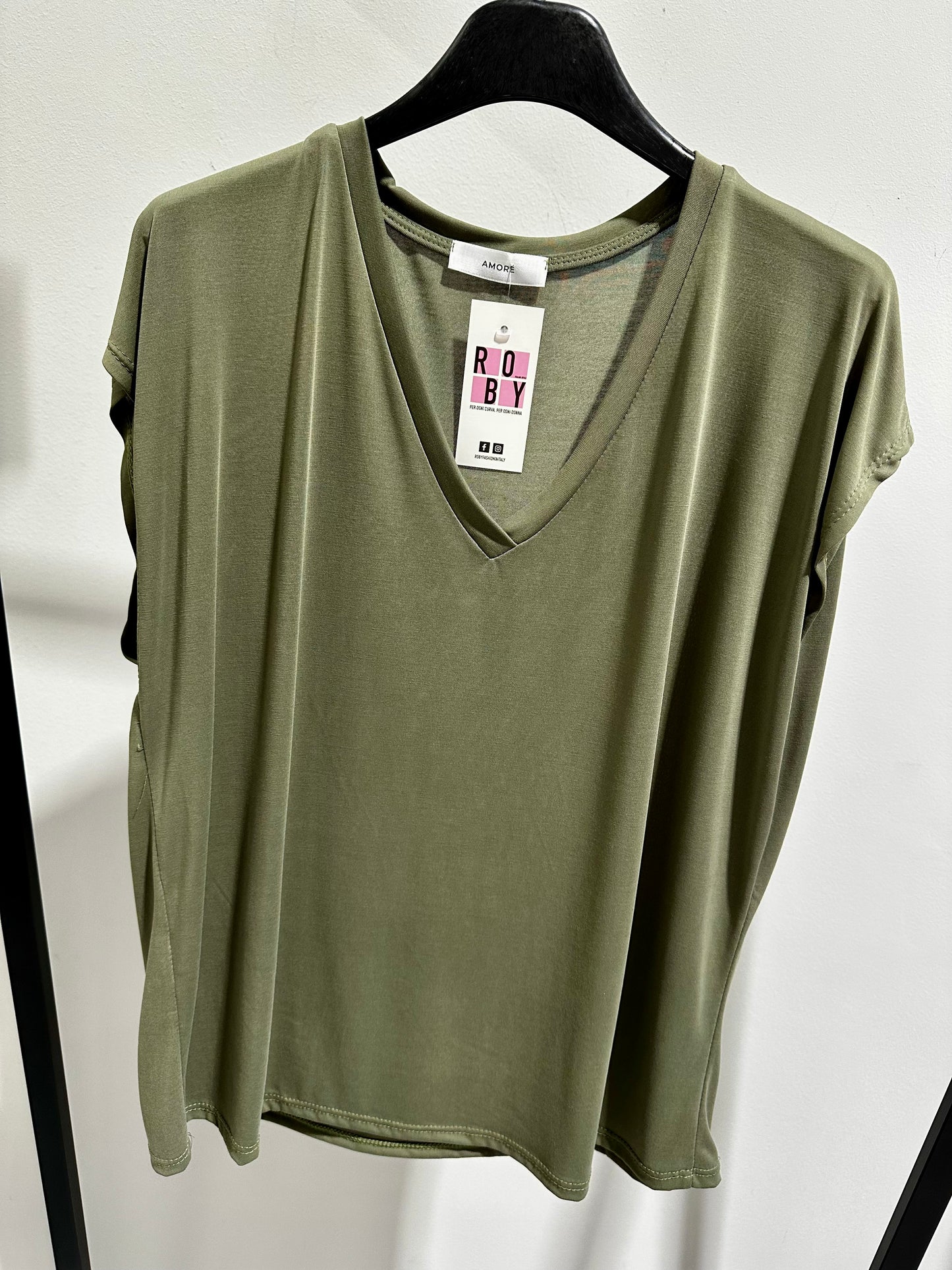 T-SHIRT FLUIDA SCOLLO V