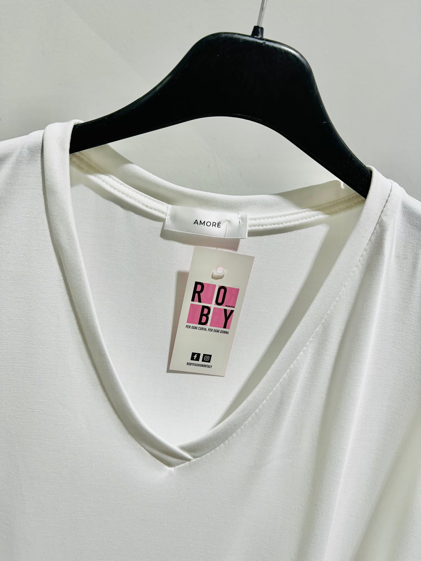 T-SHIRT FLUIDA SCOLLO V