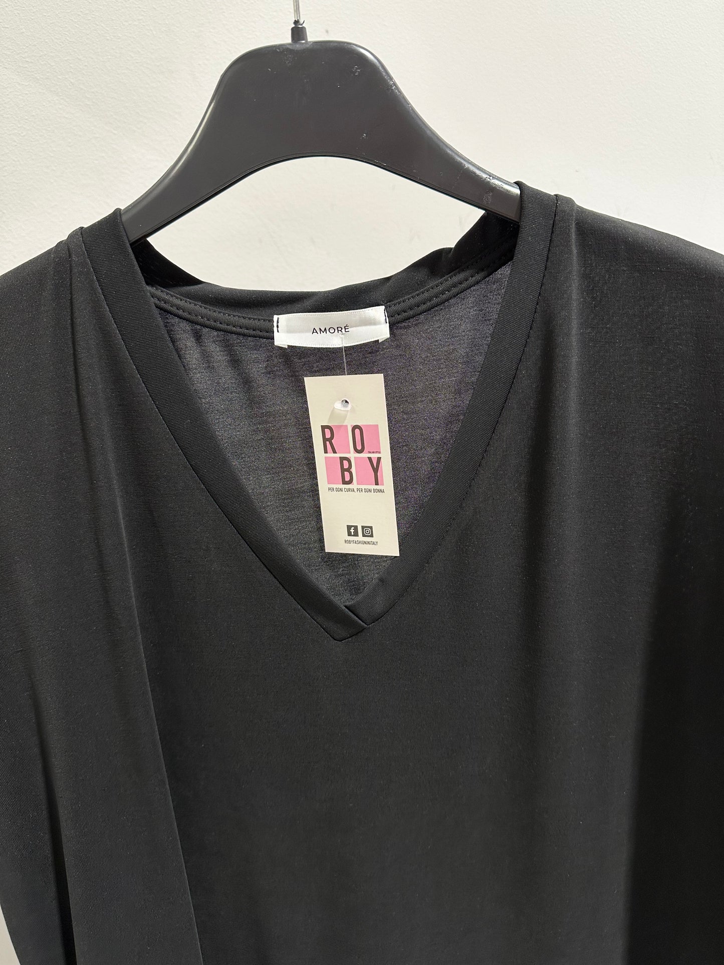 T-SHIRT FLUIDA SCOLLO V