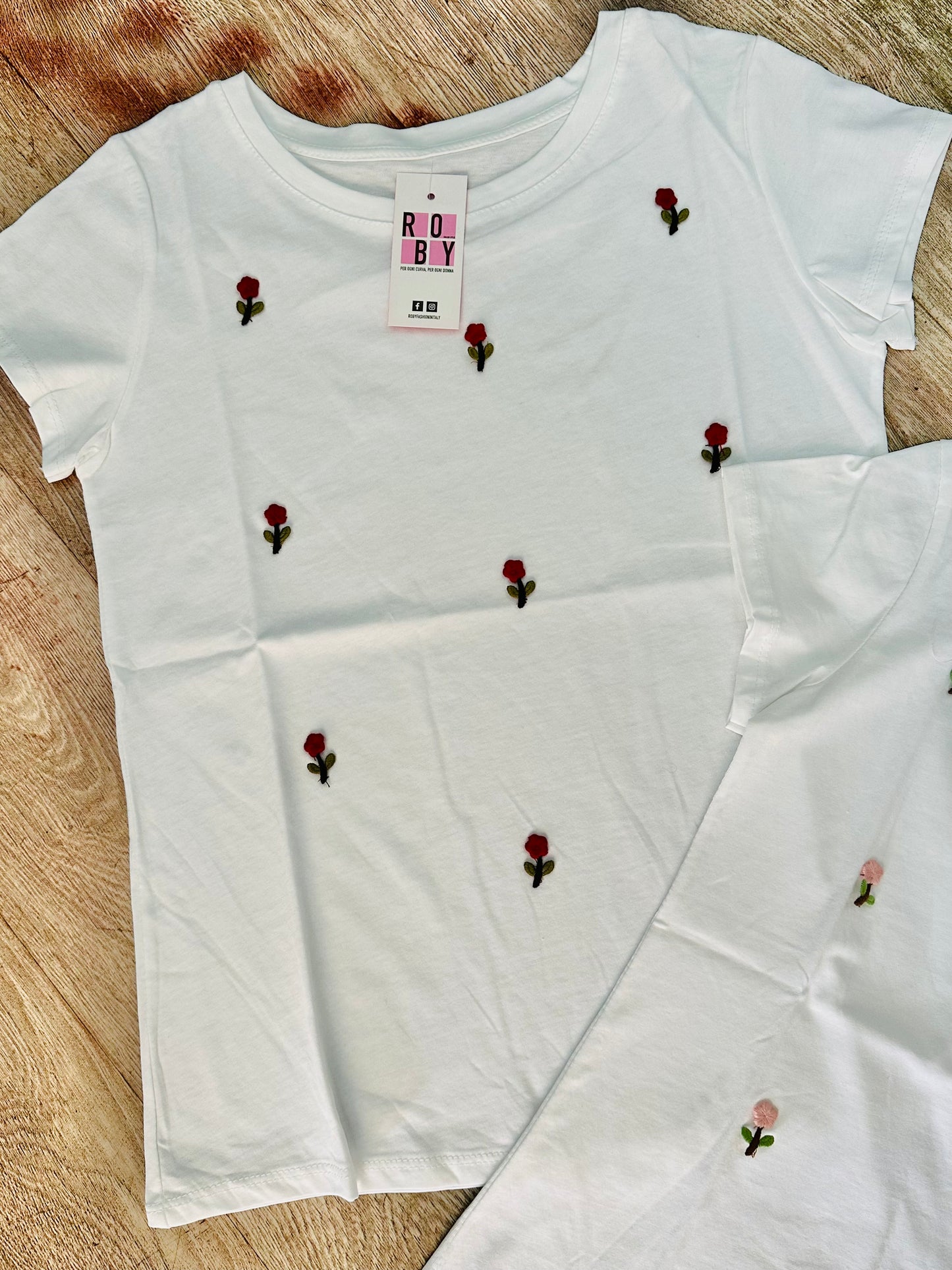 T-SHIRT FIORELLINI RICAMATI