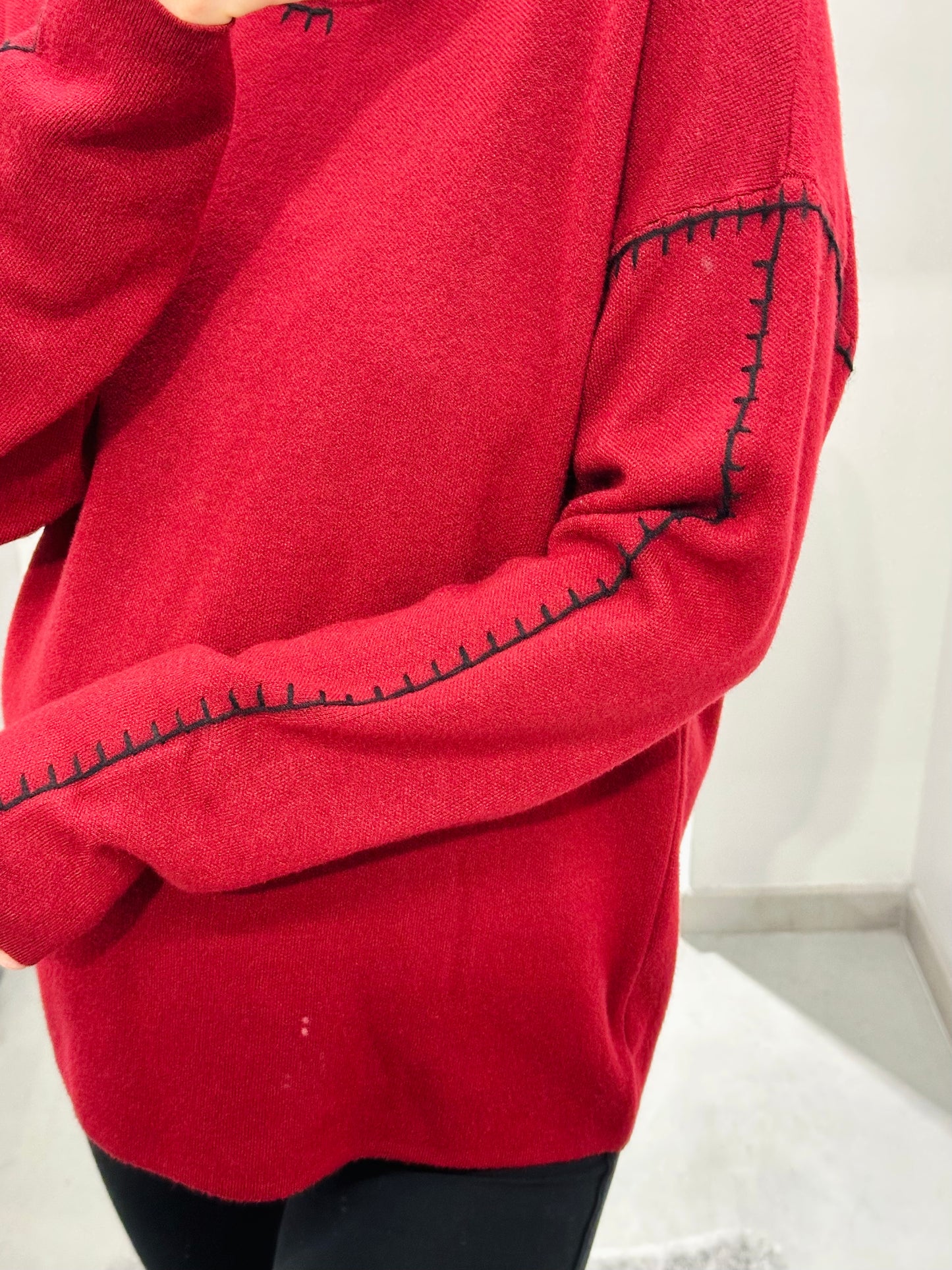 MAGLIONE CUCITURE RILIEVO