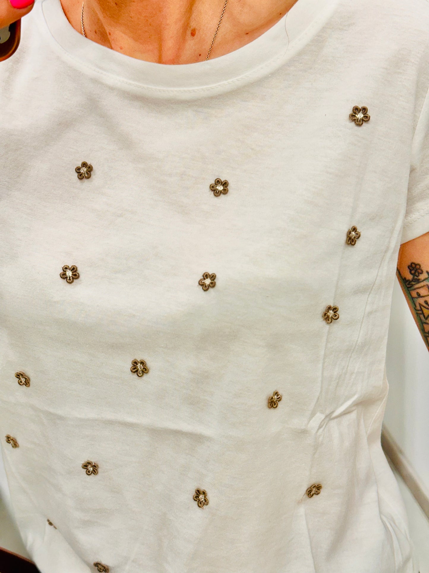 T-SHIRT MARGHERITINE RICAMATE