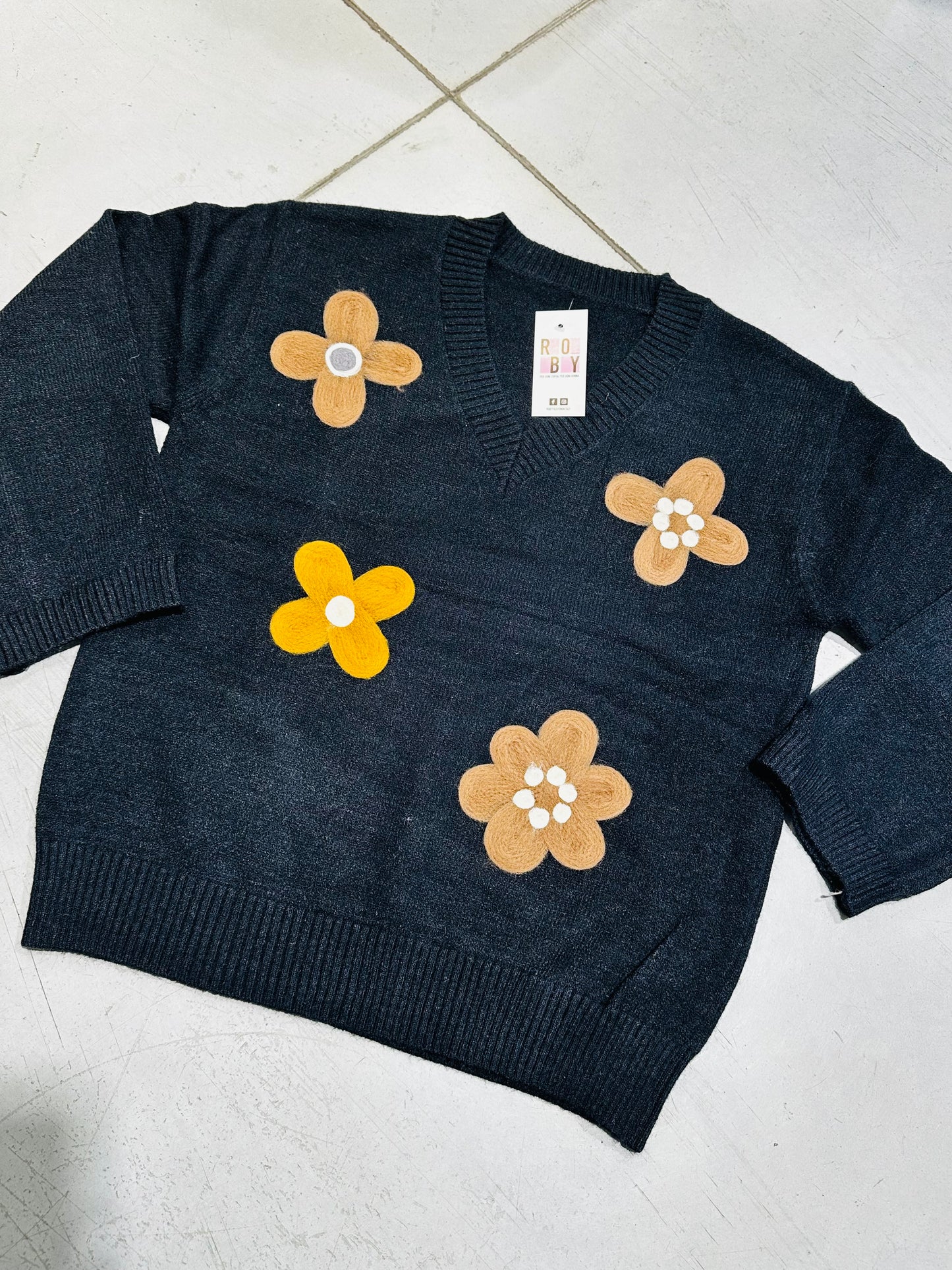 MAGLIONE V FIORI RICAMATI