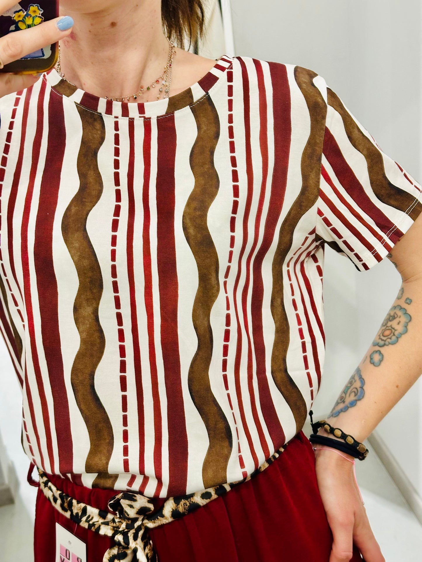 T-SHIRT ASTRATTA VIVI