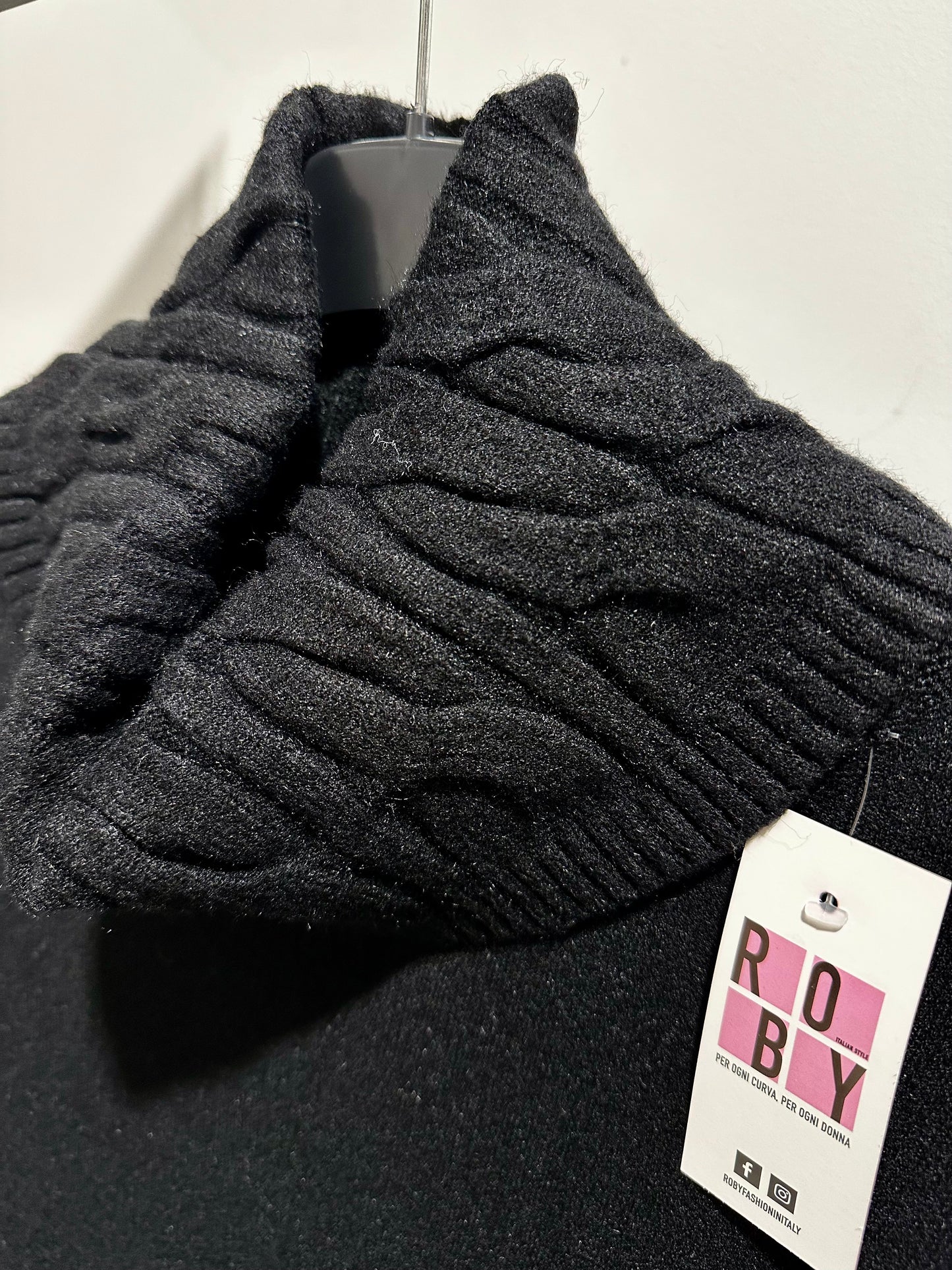 MAGLIONE COLLO/MANICHE LAVORATE CURVY