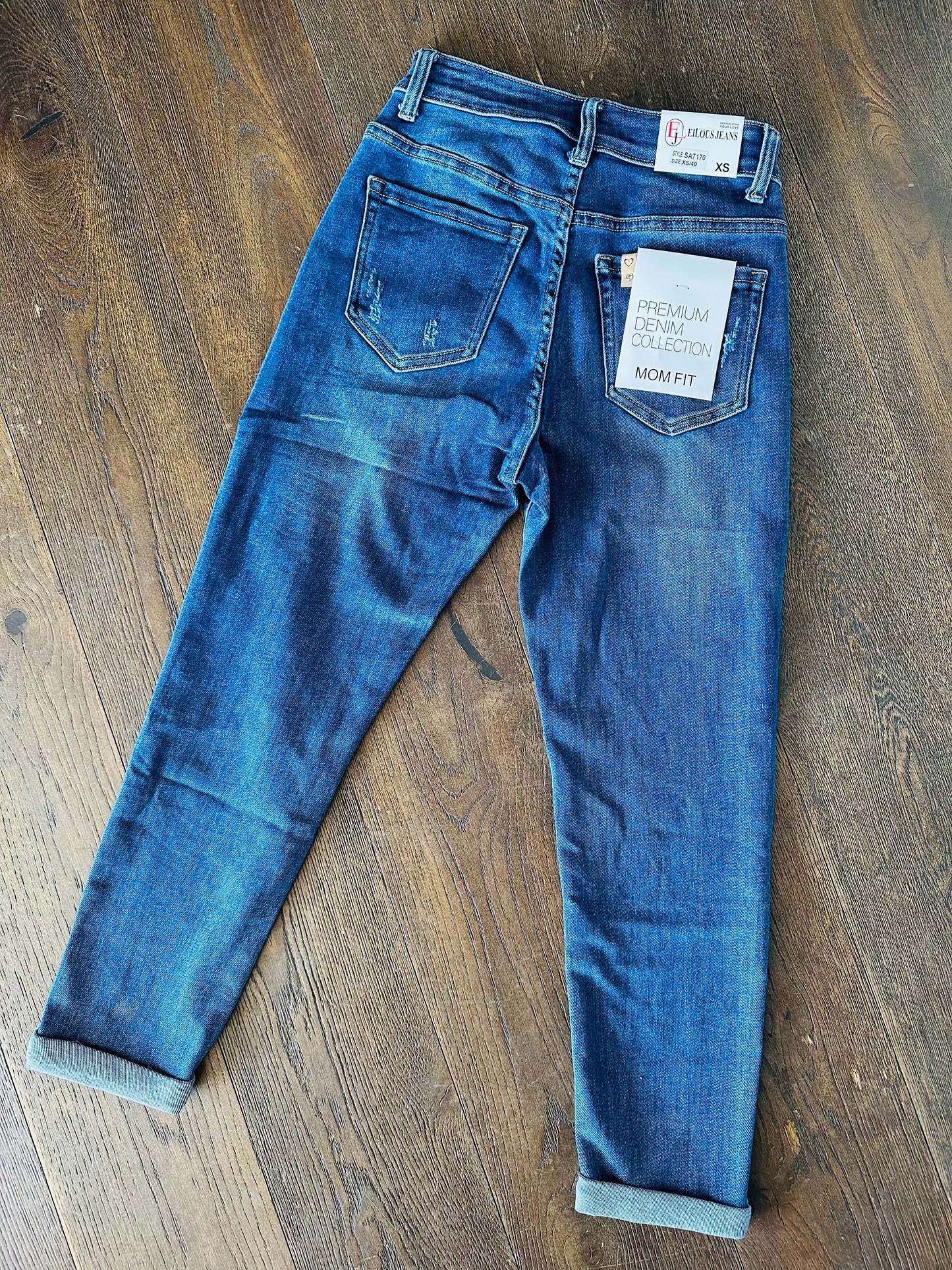 JEANS MOM FIT GRAFFIATI EILOUS JEANS