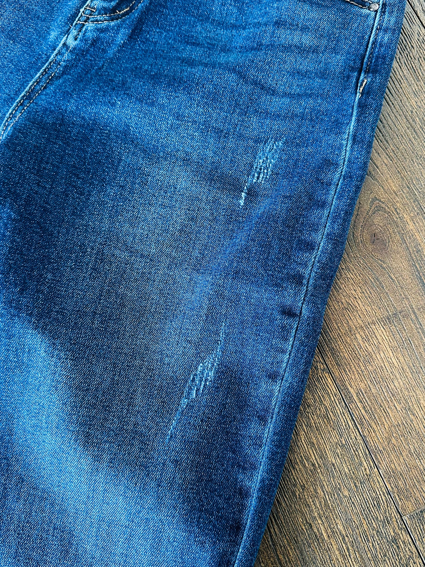 JEANS MOM FIT GRAFFIATI MISSGOOD