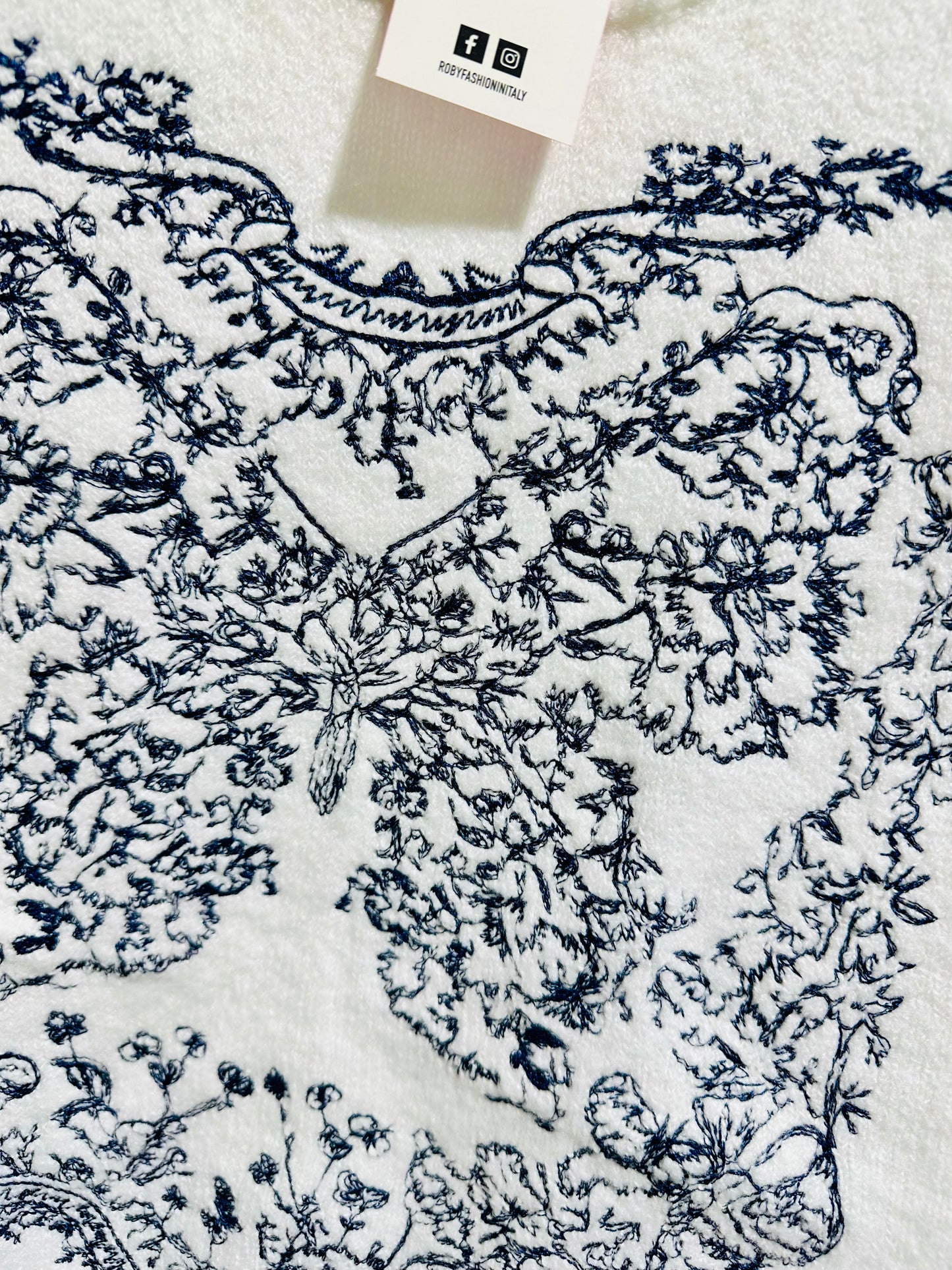 MAGLIONE CROP RICAMI