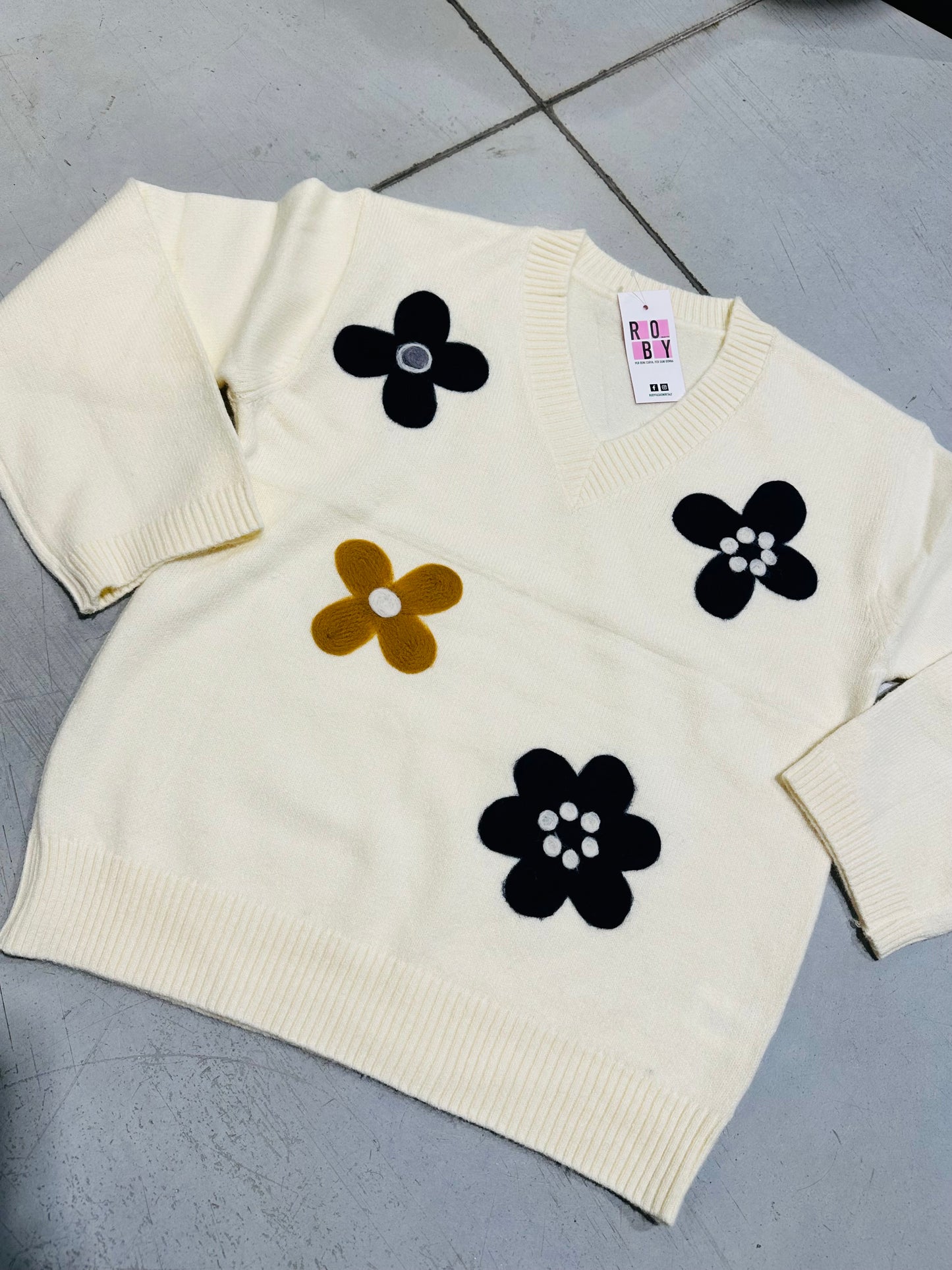 MAGLIONE V FIORI RICAMATI