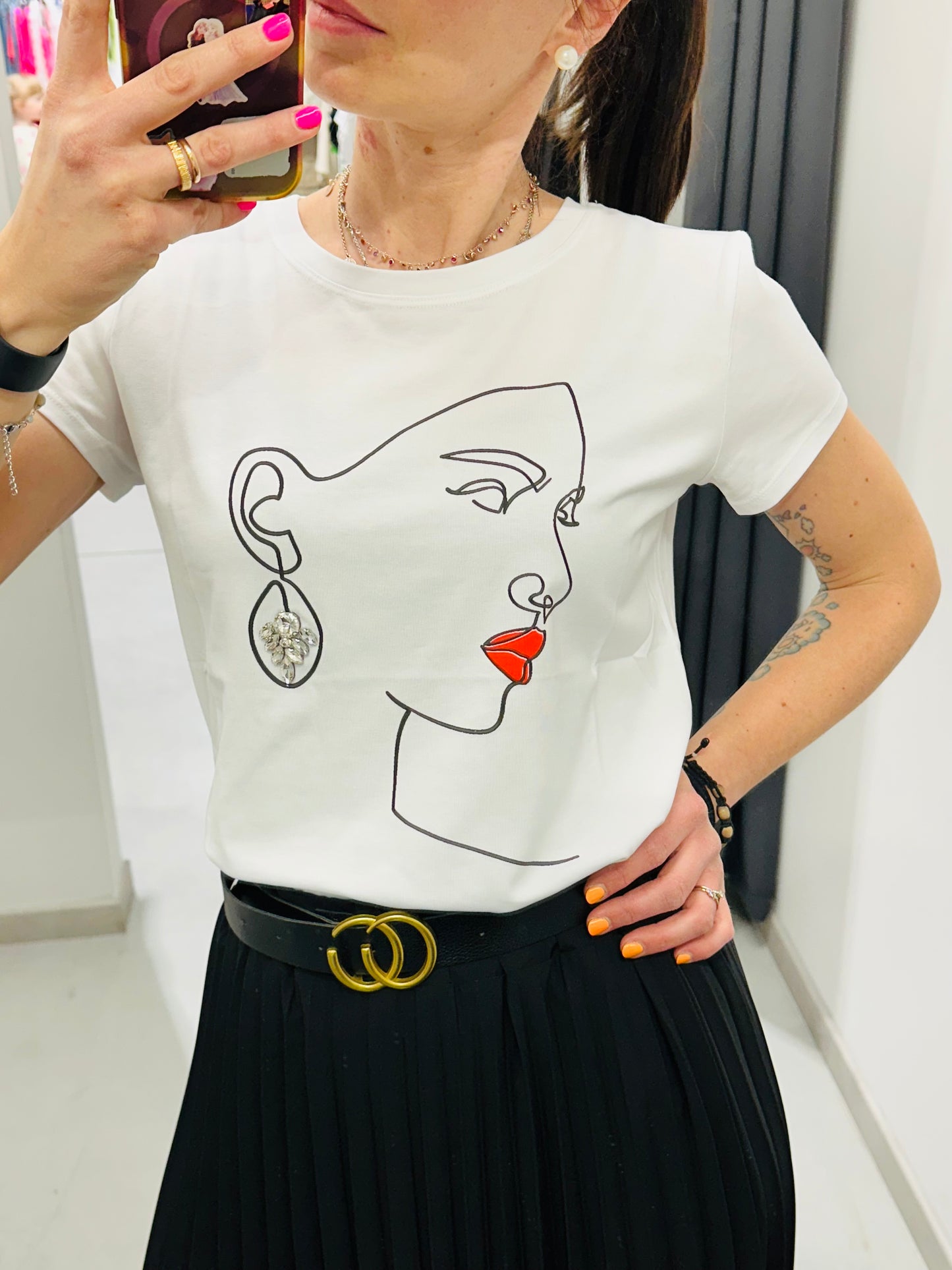 T-SHIRT DONNA ORECCHINO “Civico1”